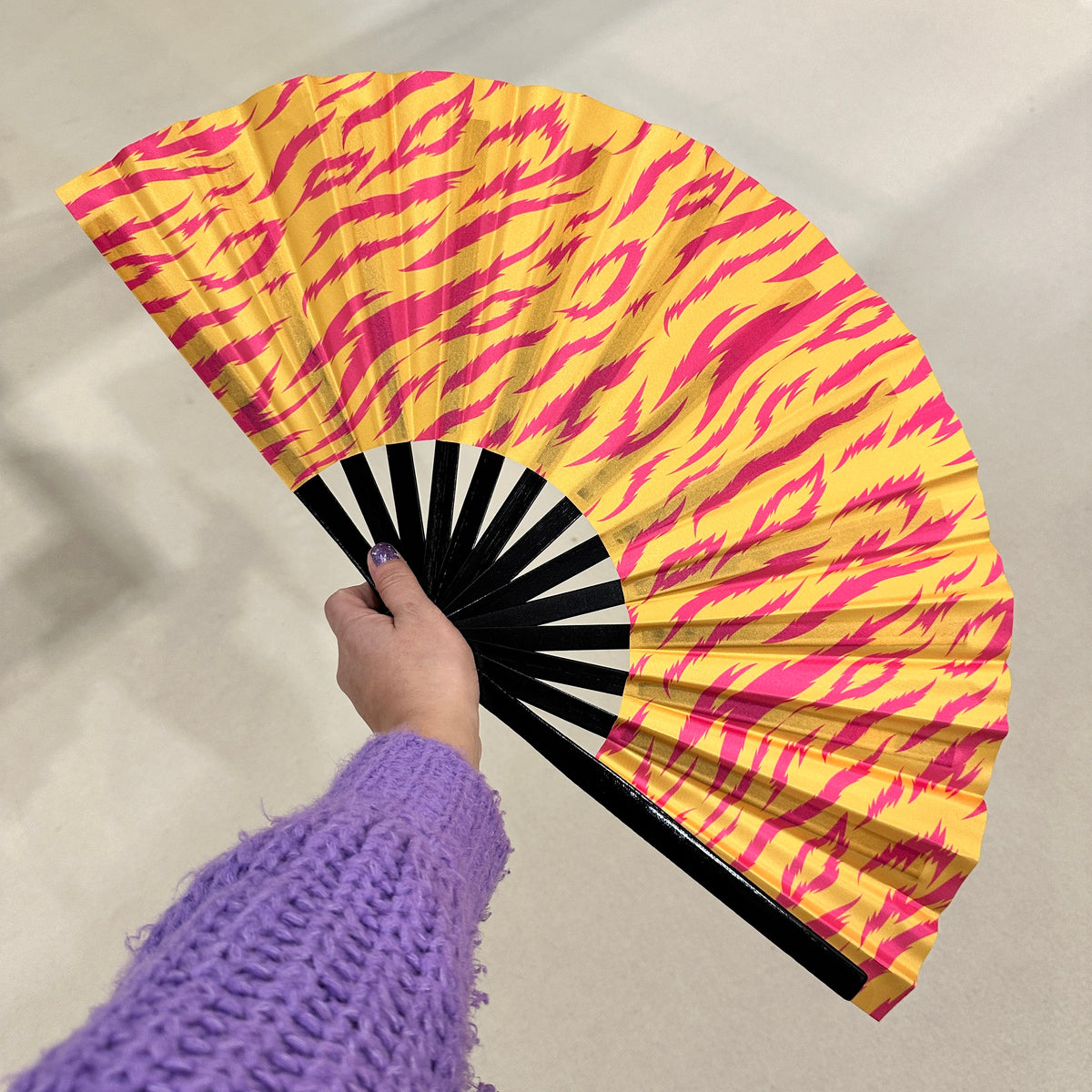 Giant Clacking Hand Fan with Orange & Pink Tiger Animal Print (Glows in UV!)