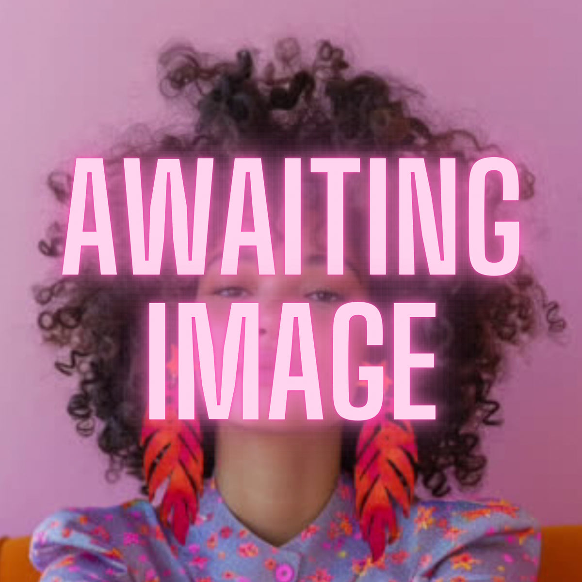 Retro Daisy Dangle Pendant - Moonlight White