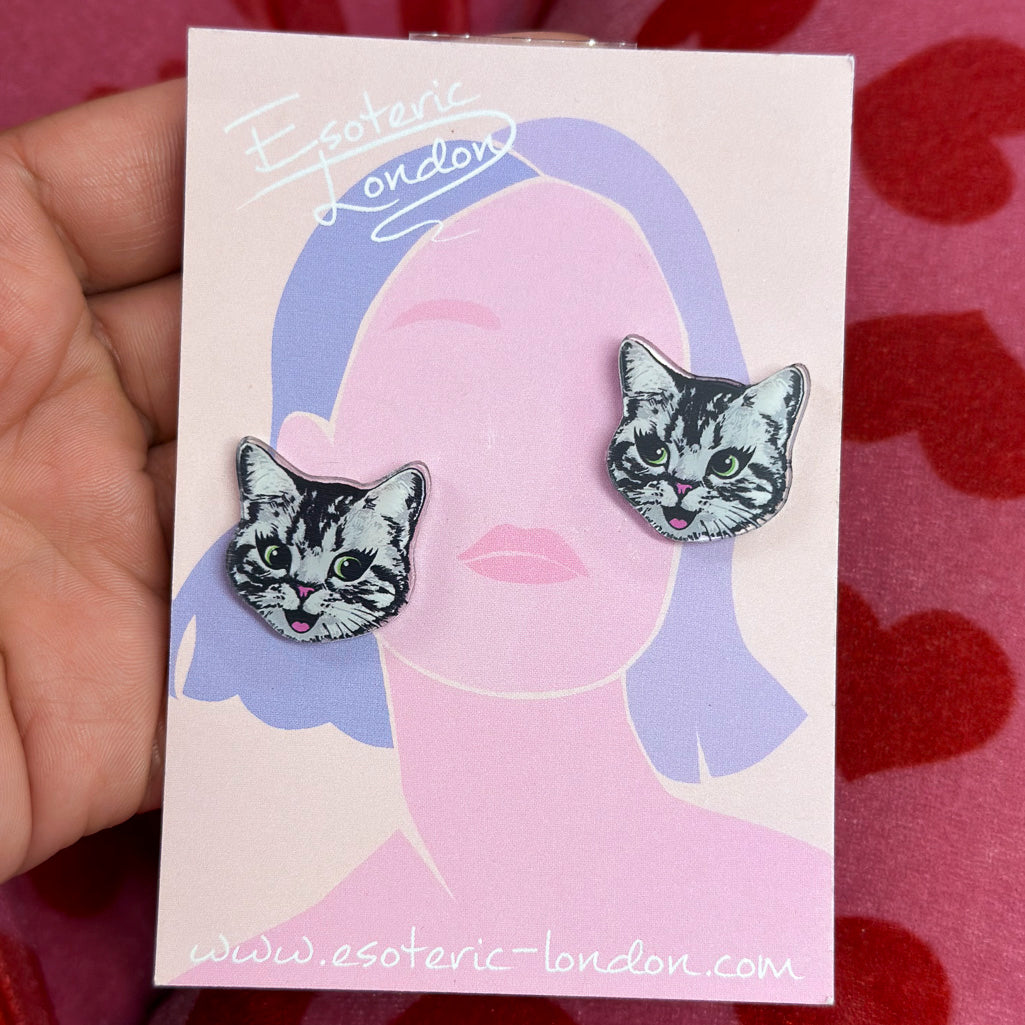 Cheeky cat stud earrings